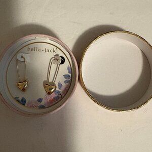 Bella & Jack Golden Tone Earings. NWOT